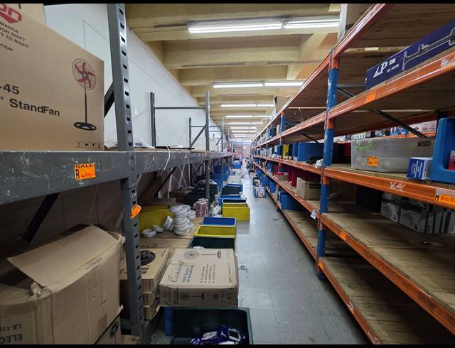 3,434M² WAREHOUSE FOR SALE IN AMALGAM